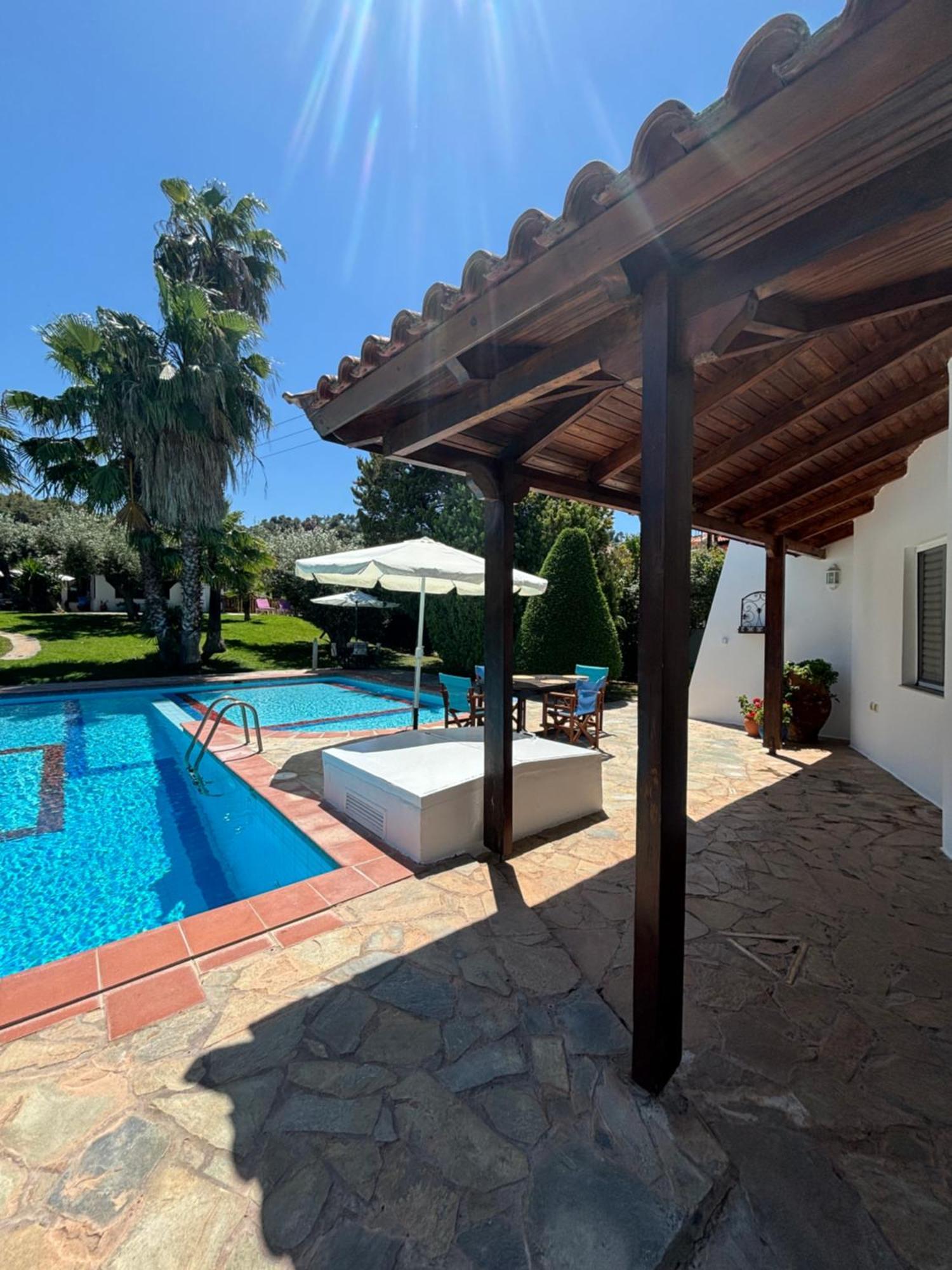 Country House With Pool And Big Garden Oropos Esterno foto
