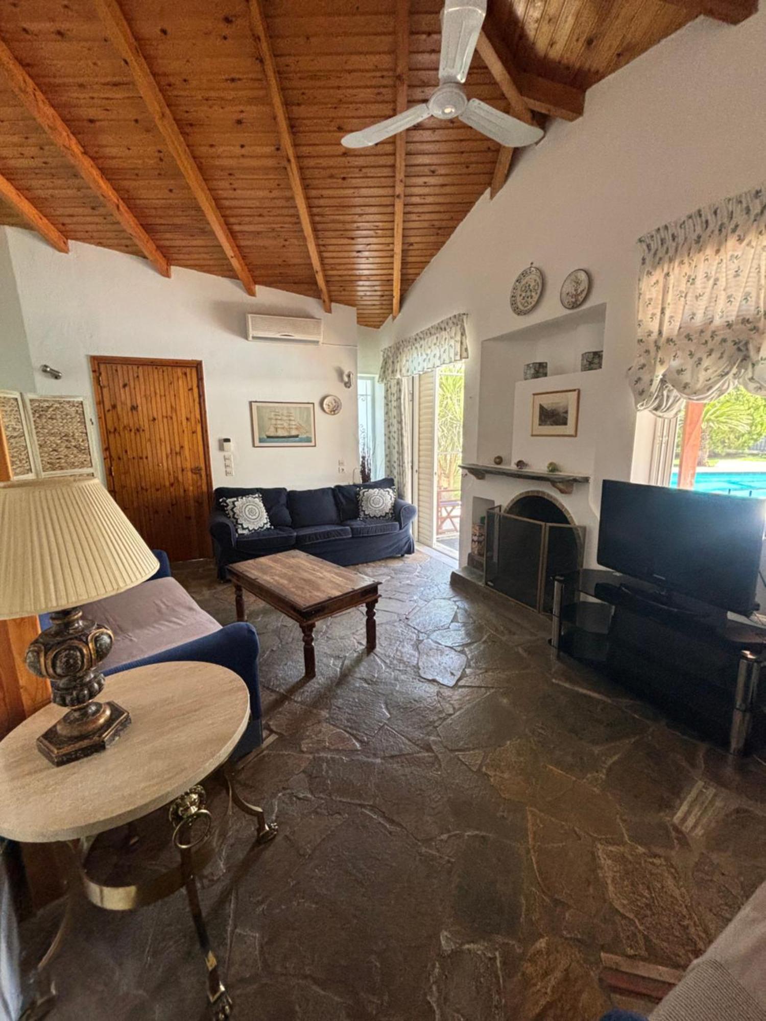 Country House With Pool And Big Garden Oropos Esterno foto