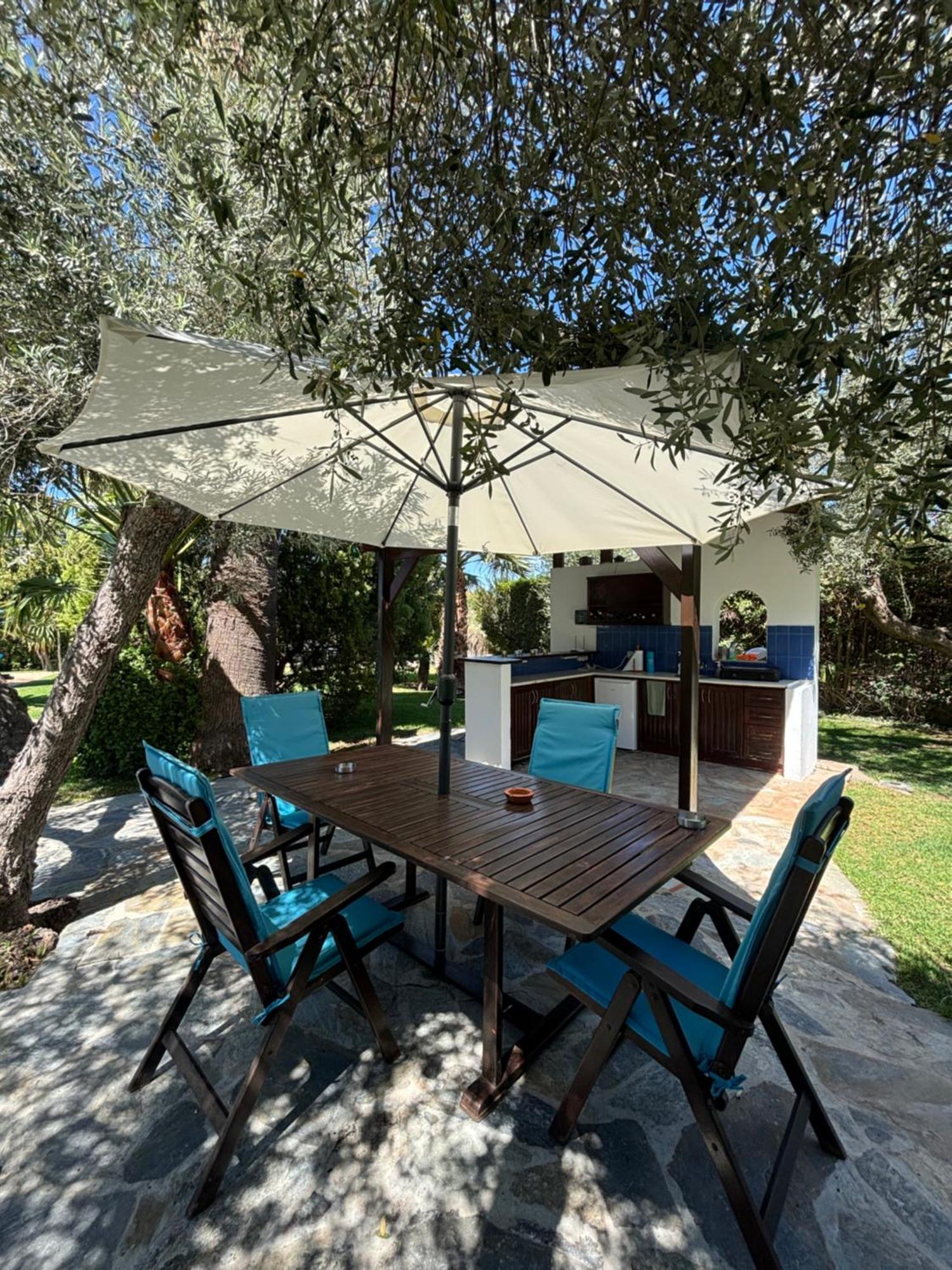Country House With Pool And Big Garden Oropos Esterno foto